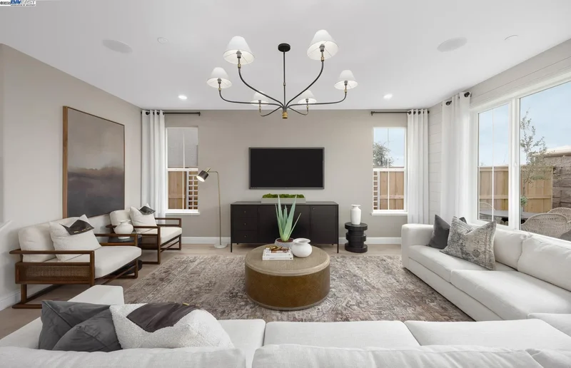 Single Family Residence in Mountain House