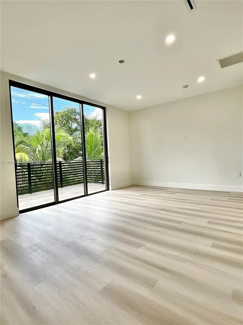 536 NW 48th St, Miami, Florida, United States. - Photo 25