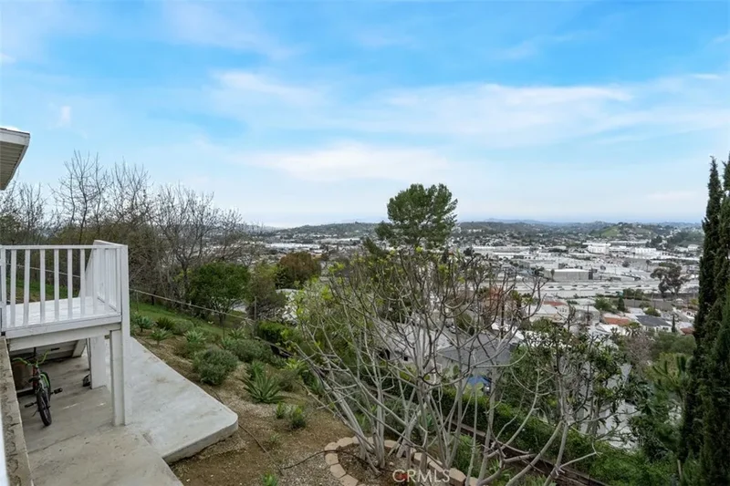 5 Bedrooms Single Family Detached