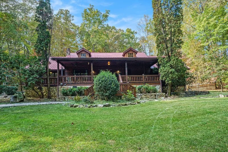3 Bedrooms Single Family Detached
