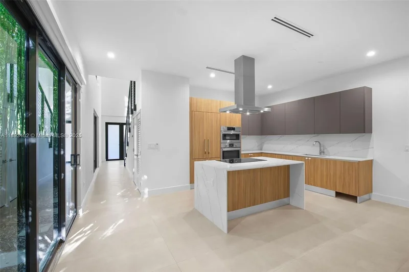 3063 Elizabeth St, Miami, Florida, United States. - Photo 2