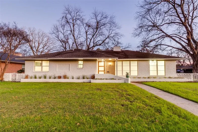 7006 Town North Drive, Dallas, Texas, United States. - Photo 3