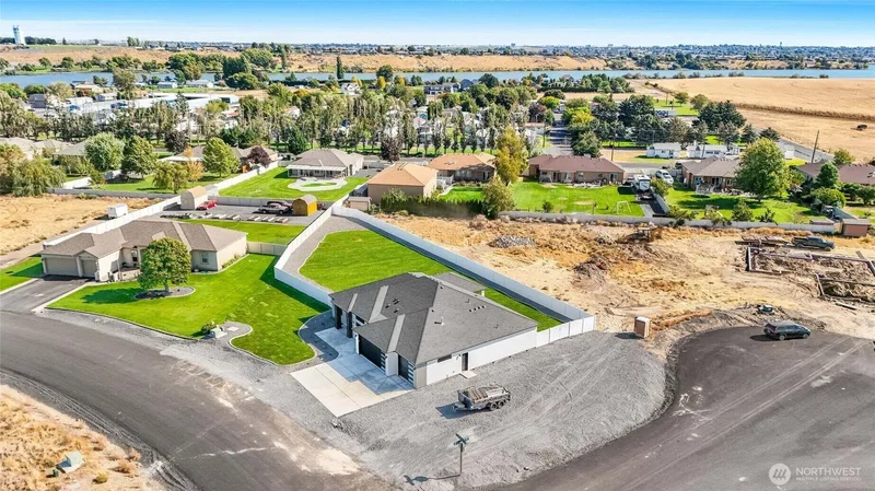 7897 Blackbird Loop Ne, Moses Lake, WA 98837, Moses Lake, Washington, United States. - Photo 2