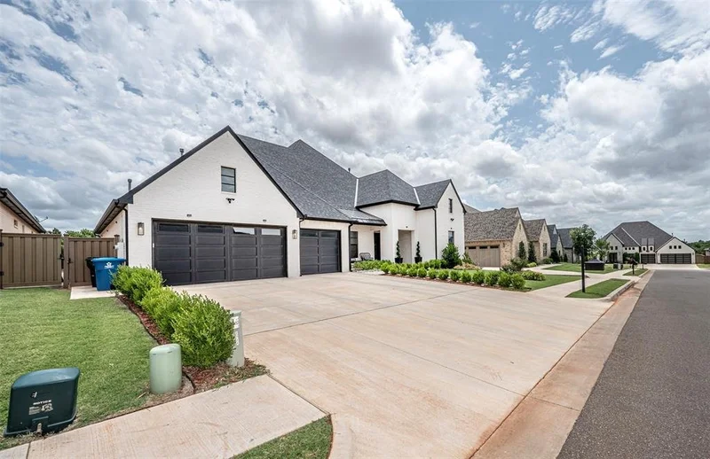 2916 Wood Thrush Way, Edmond, OK 73012, Edmond, Oklahoma, United States. - Photo 2