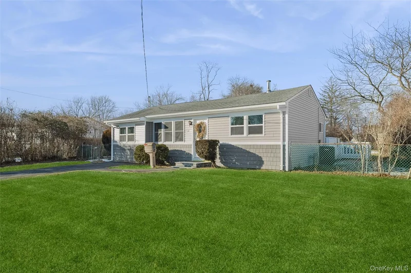 31 21st Avenue, Bay Shore, New York, United States. - Photo 2