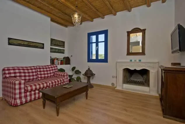 VILLA AND HOTEL IN NAOUSA PAROS