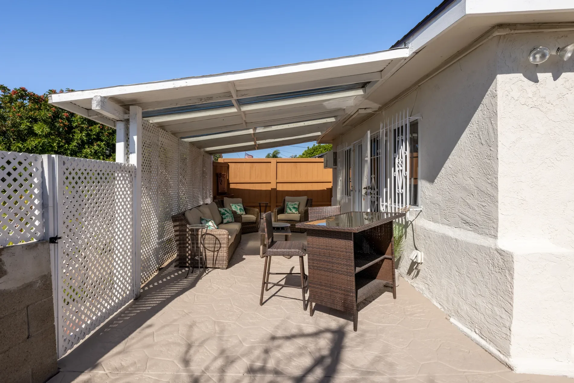Exterior photo 11