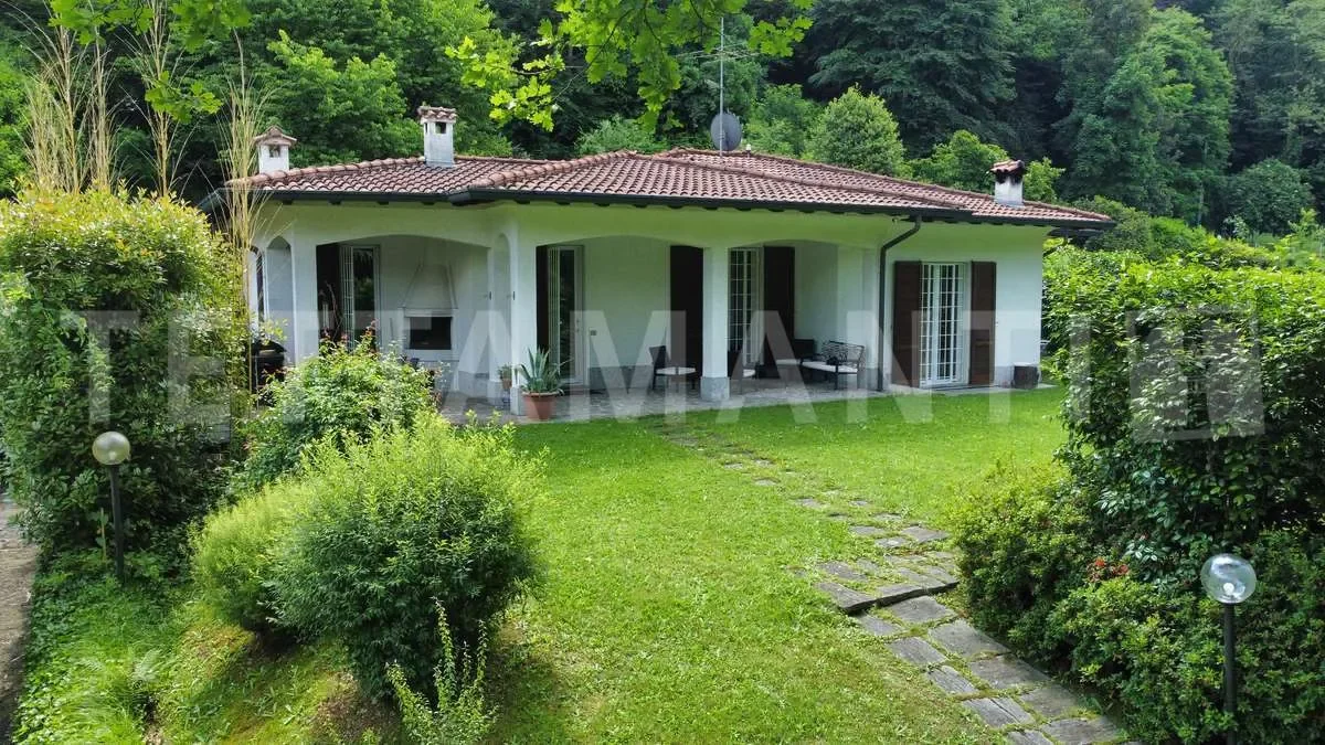 via al golf, Carimate, Lombardy, Italy. - Photo 13