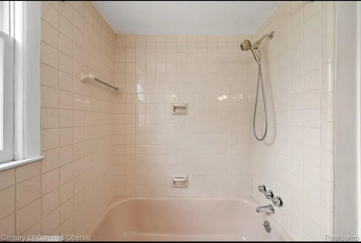 26004 Shirley Lane, Dearborn Heights, MI 48127, Dearborn, Michigan, United States. - Photo 12