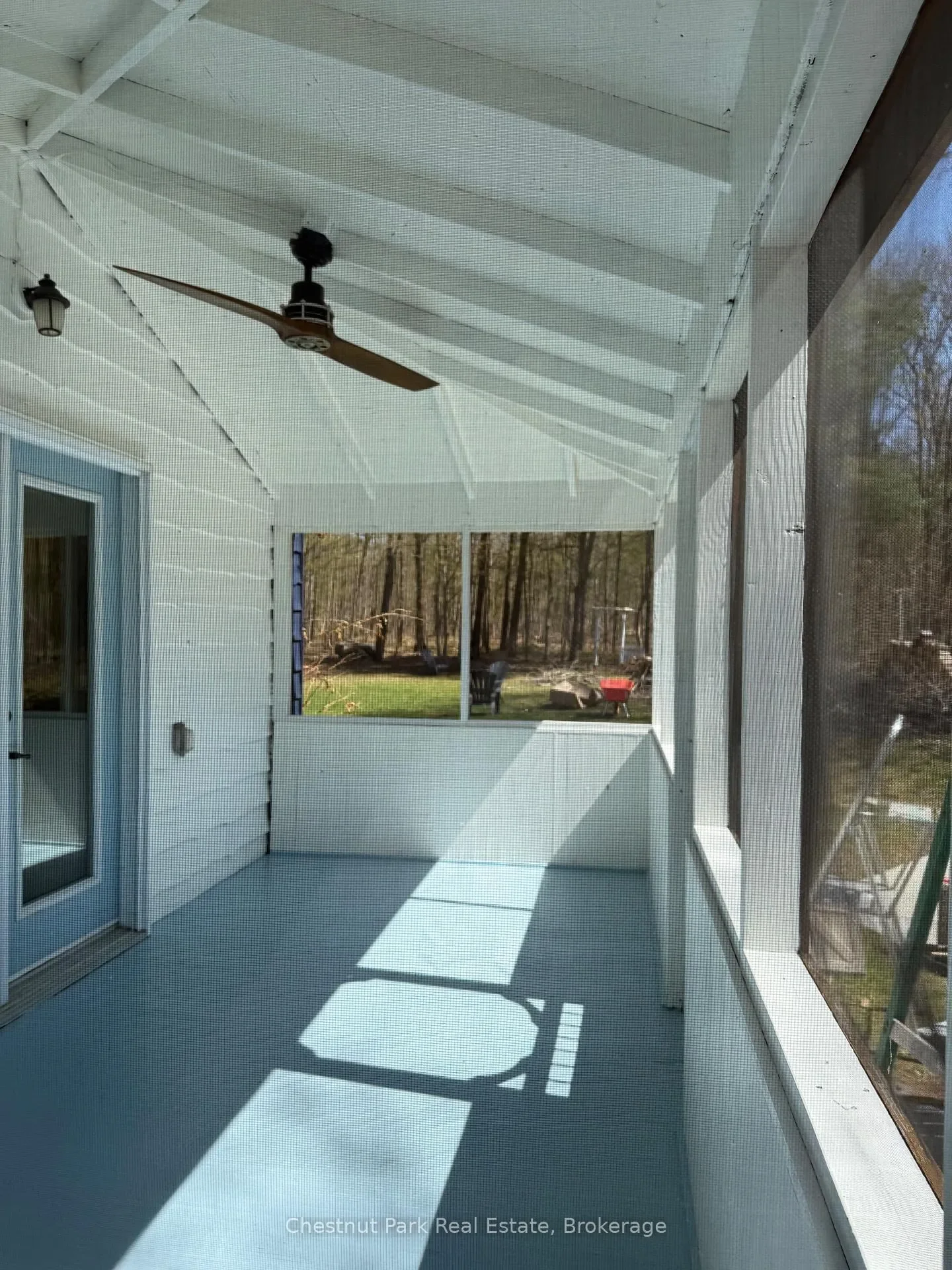 Exterior photo 2