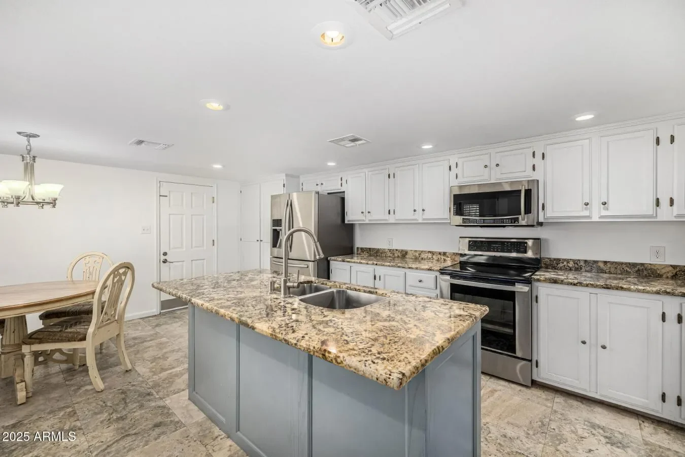330 W TAM OSHANTER Drive., Phoenix, Arizona, United States. - Photo 3
