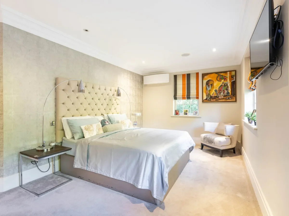 Abbots Drive, Virginia Water, GU25, Virginia Water, England, United Kingdom. - Photo 13