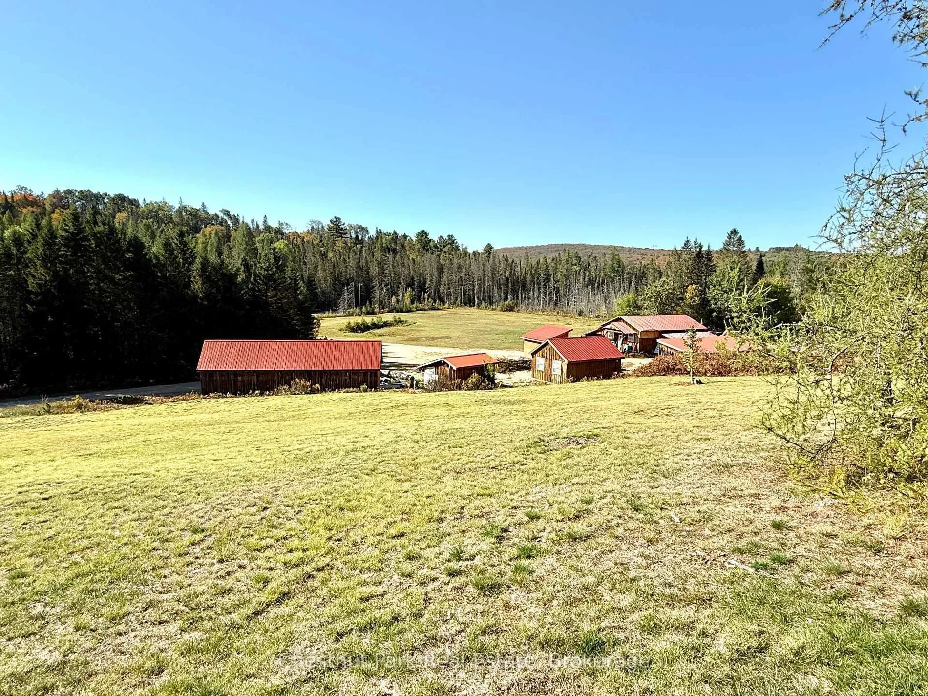 Exterior photo 7