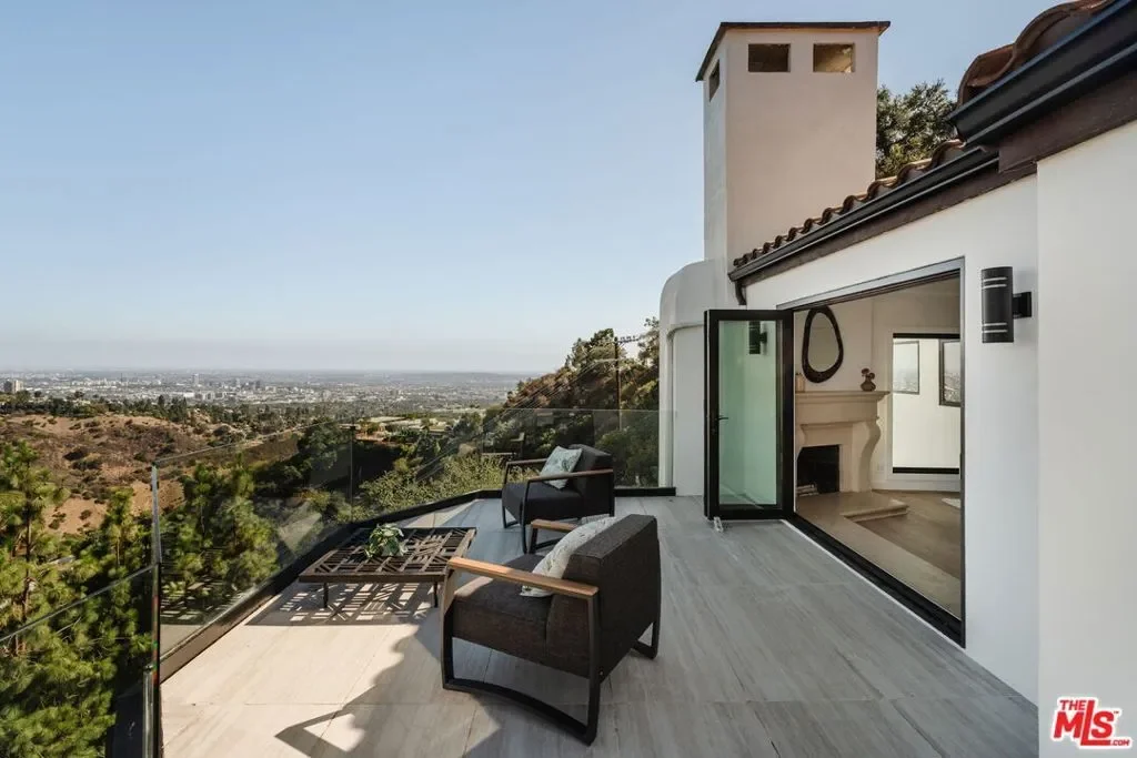 1648 Summitridge Drive, Beverly Hills, California, United States. - Photo 26