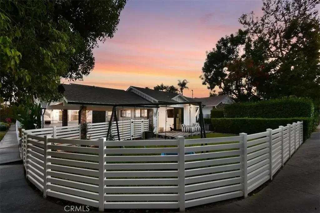 12614 Morrison, Los Angeles, California, United States. - Photo 30