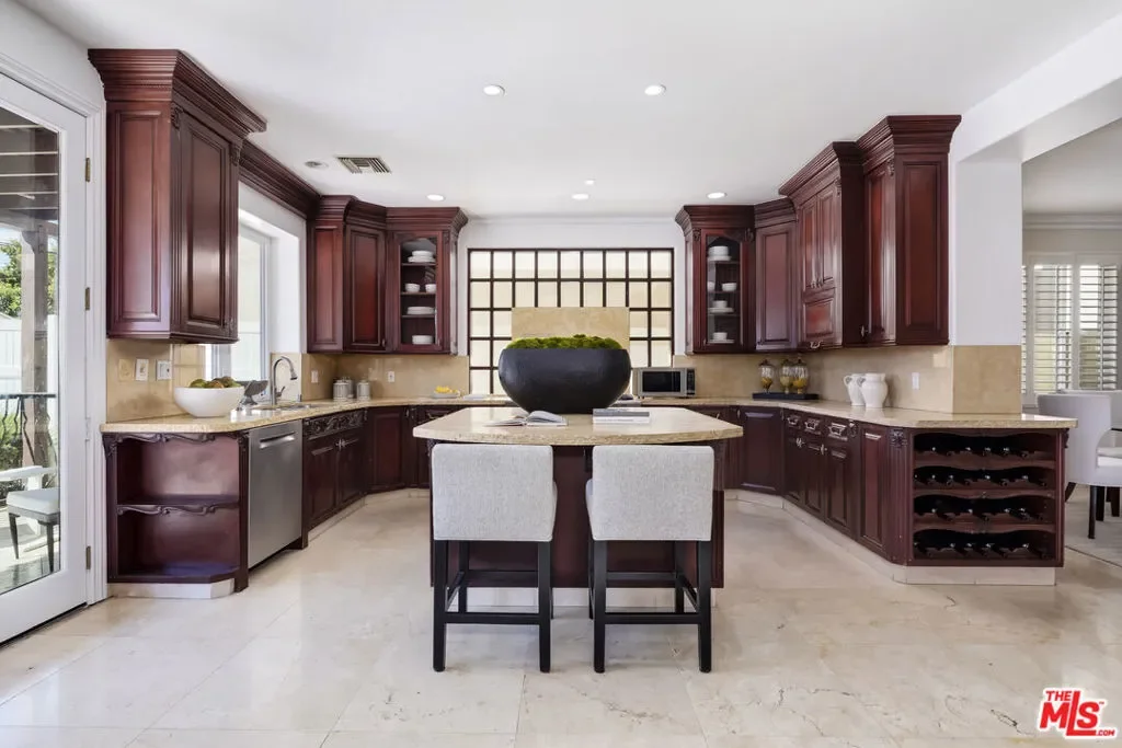 1471 S Crest Drive, Los Angeles, California, United States. - Photo 20