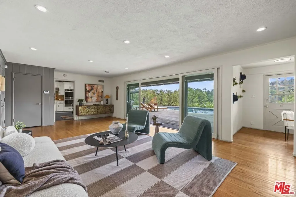 4650 Canoga Avenue, Los Angeles, California, United States. - Photo 9