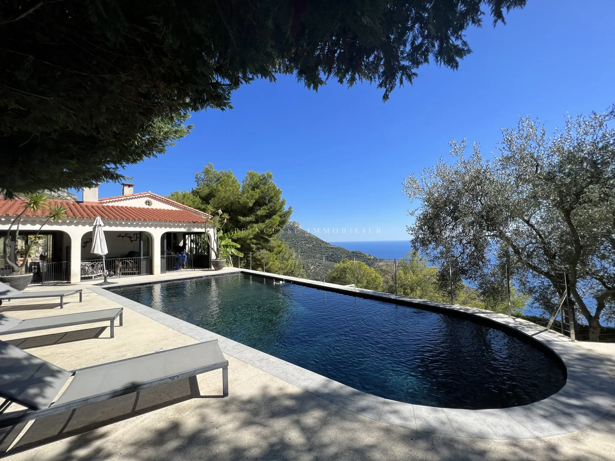 Exterior photo 12