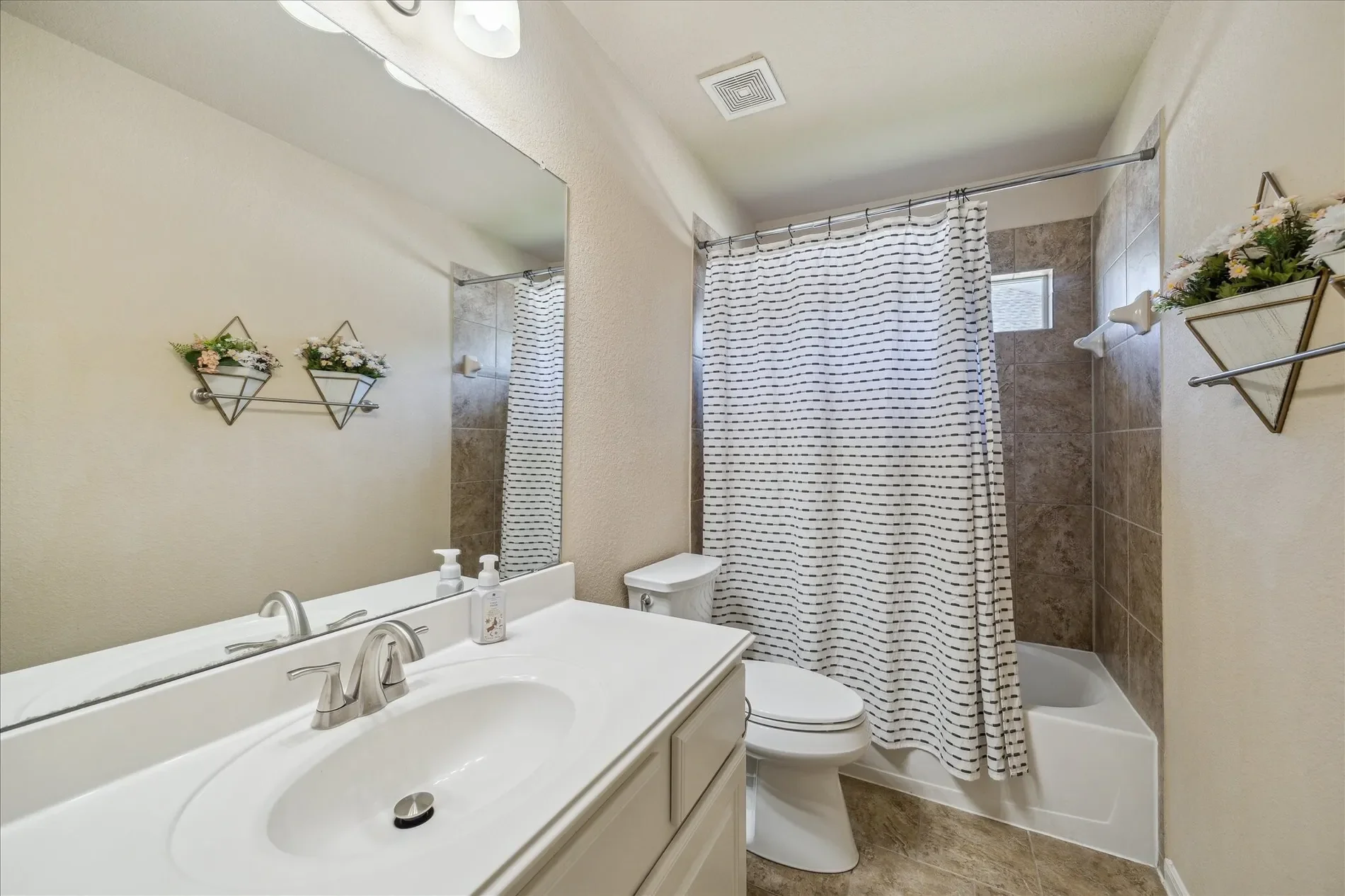 11911 Lake Mead Lane, Humble, TX 77346, Humble, Texas, United States. - Photo 5