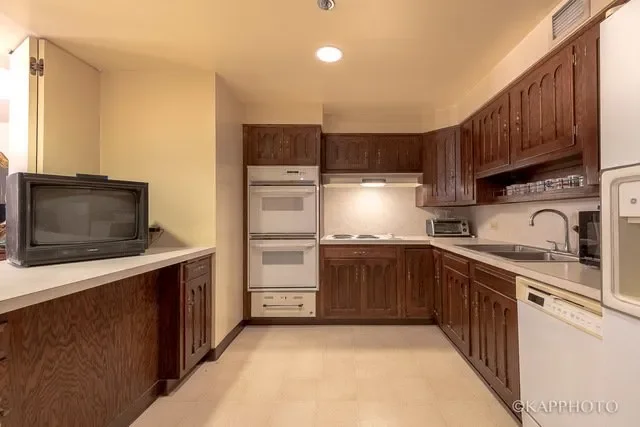 180 East Pearson Street , 3602, Chicago, IL 60611, Chicago, Illinois, United States. - Photo 6