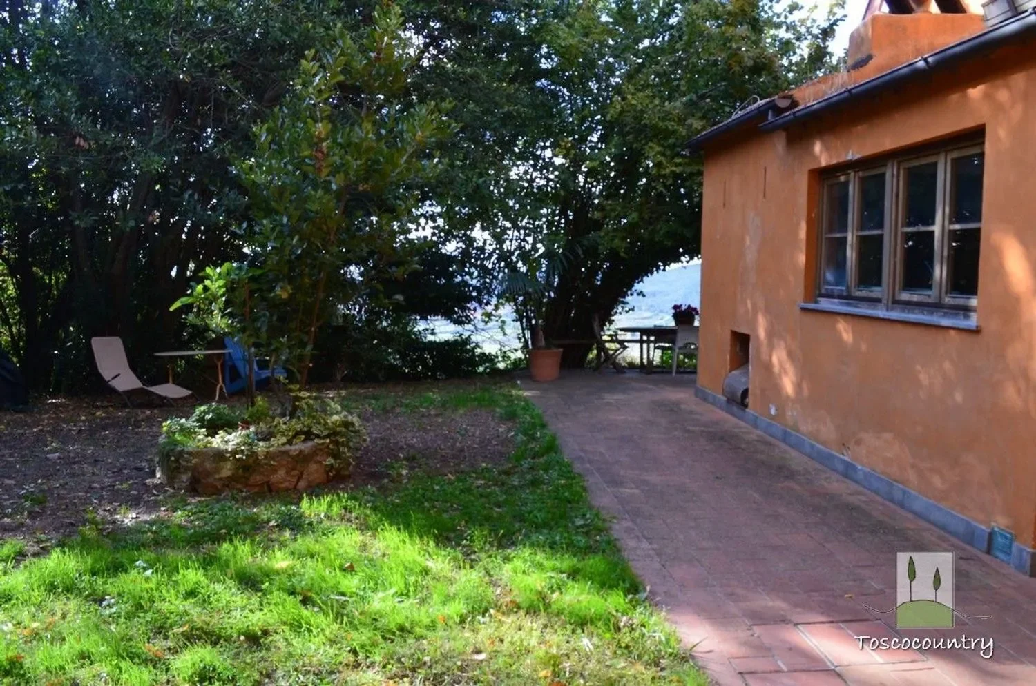 Exterior photo 12