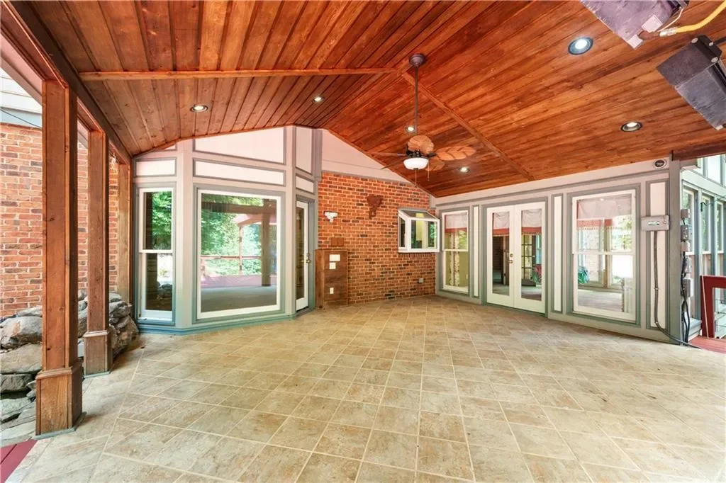 7300 Chattahoochee Bluff Drive, Atlanta, Georgia, United States. - Photo 40
