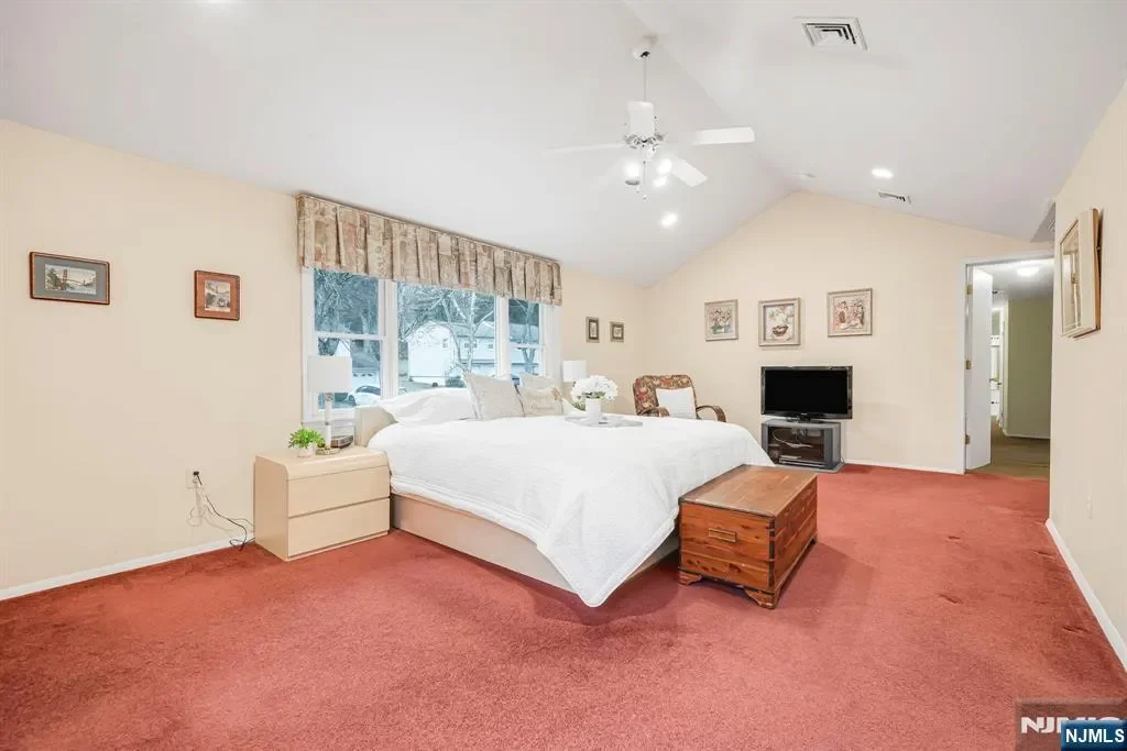 12 Clinton Lane, Wayne, NJ 07470, Wayne, New Jersey, United States. - Photo 14