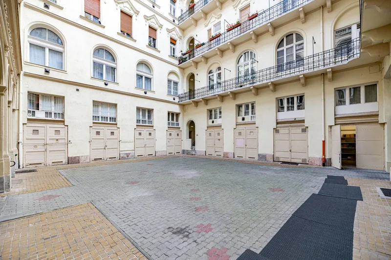 Károly körút, Budapest, Budapest, Hungary. - Photo 15
