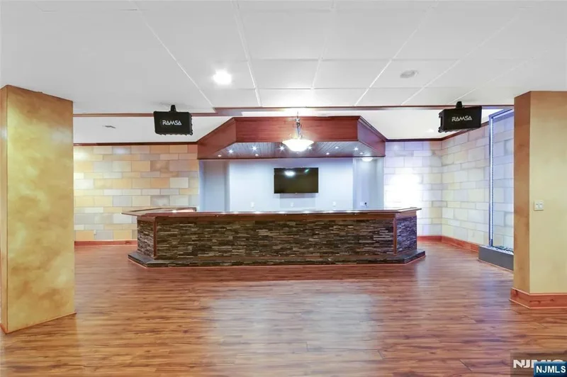 7 Finn Court, Mahwah, NJ 07430, Mahwah, New Jersey, United States. - Photo 5