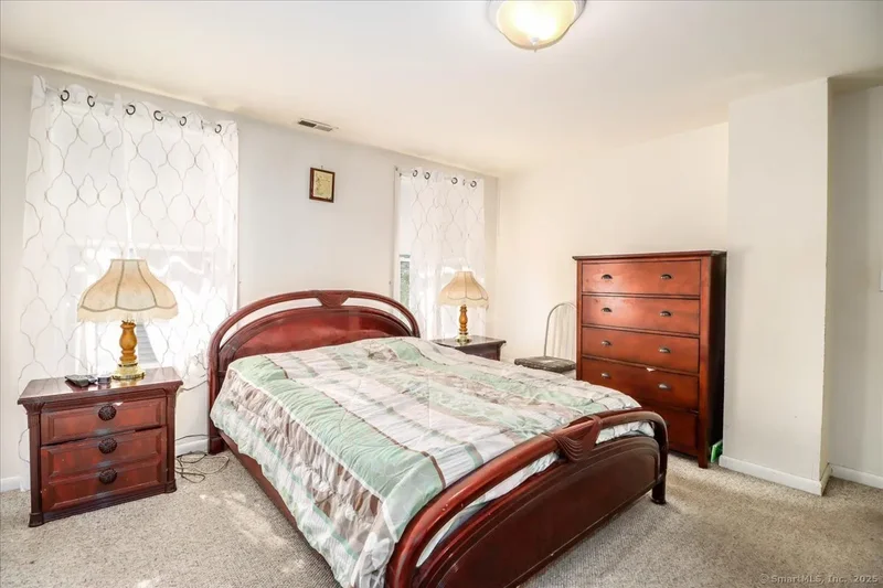 7 Girard Street, Norwalk, Connecticut, United States. - Photo 21