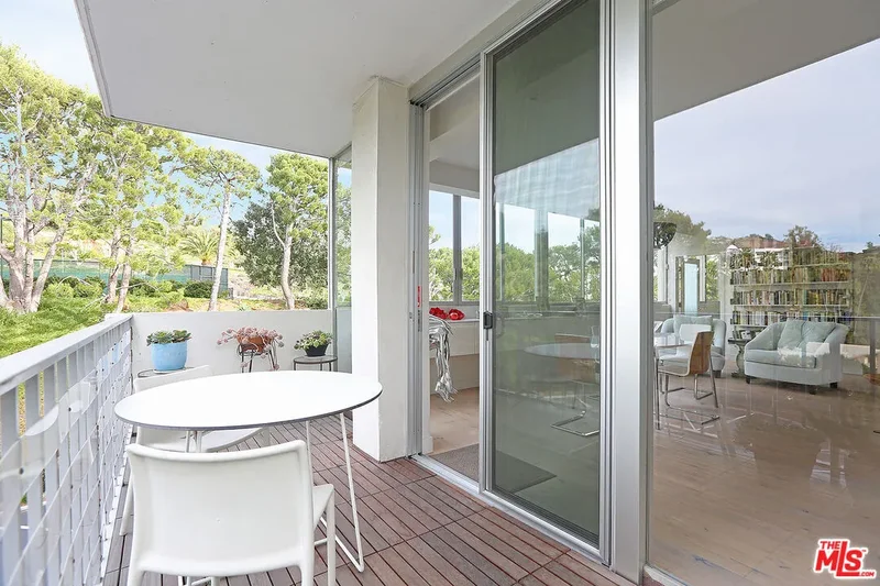 17352 W Sunset Blvd, Los Angeles, California, United States. - Photo 3