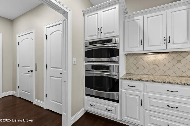 17004 Persimmon Wood Trail, Fisherville, KY 40023, Watterson Park, Kentucky, United States. - Photo 31