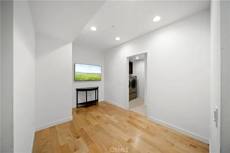87 Waldorf, Irvine, California, United States. - Photo 13