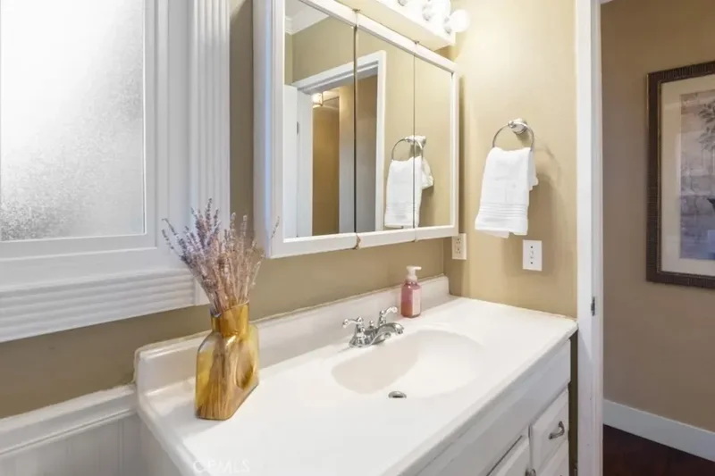 2425 Heather Avenue, Signal Hill, California, United States. - Photo 42