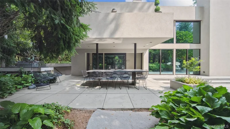 7 Folie Court, Manhasset, New York, United States. - Photo 30