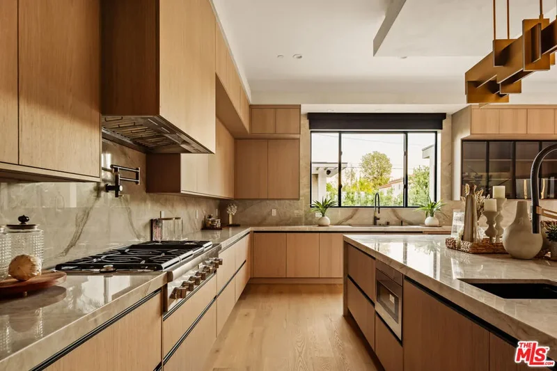 4528 Matilija Avenue, Los Angeles, California, United States. - Photo 16