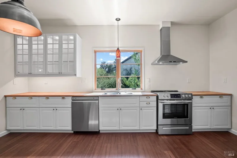 5300 Gravenstein Highway S, Sebastopol, California, United States. - Photo 37