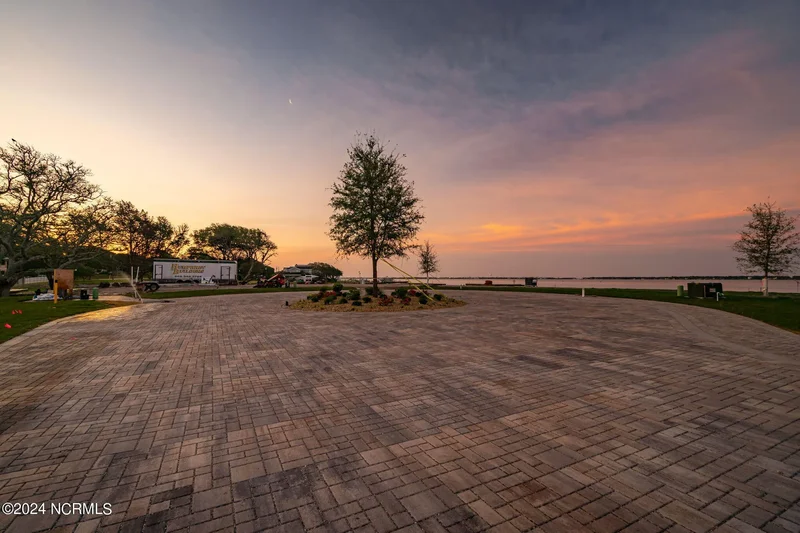 4717 S Shore Drive, Morehead City, NC 28557, Morehead City, North Carolina, United States. - Photo 6
