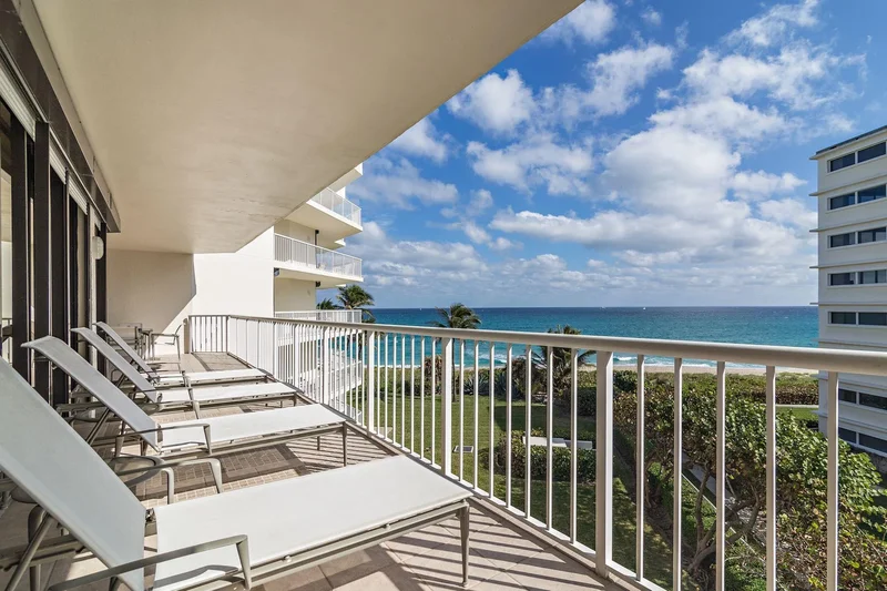 2770 S Ocean Boulevard, Palm Beach, Florida, United States. - Photo 31
