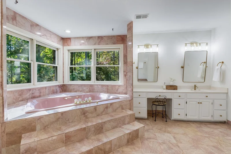 2404 Oakmont Court, Oakton, VA 22124, Reston, Virginia, United States. - Photo 35