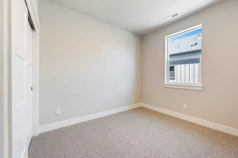 20530 NE Empire Avenue , Bend, OR 97701, Bend, Oregon, United States. - Photo 18