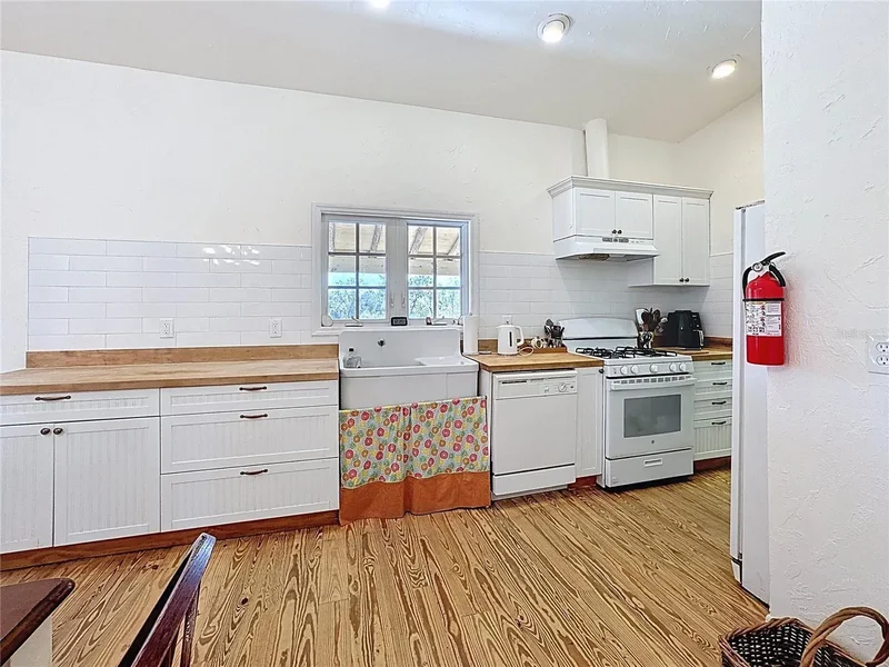19600 E STATE ROAD 64, Bradenton, Florida, United States. - Photo 36