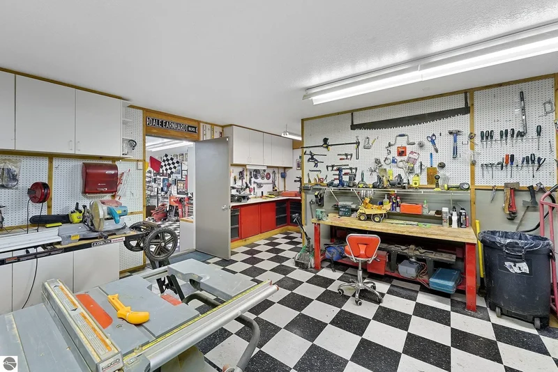 5161 Silver Pines Road, Traverse City, MI, 49685, USA, Traverse City, Michigan, United States. - Photo 19