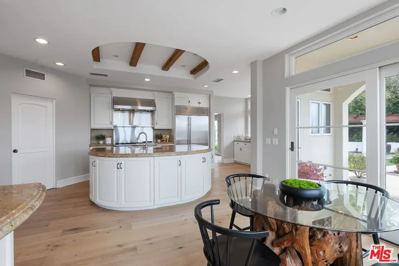 6015 Galahad Rd, Malibu, CA 90265, Malibu, California, United States. - Photo 3