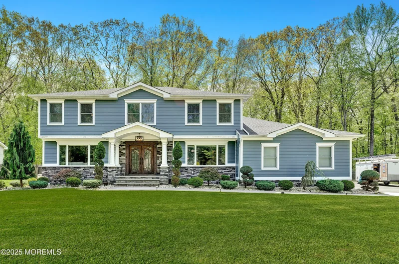 5 Bedrooms Single Family Detached