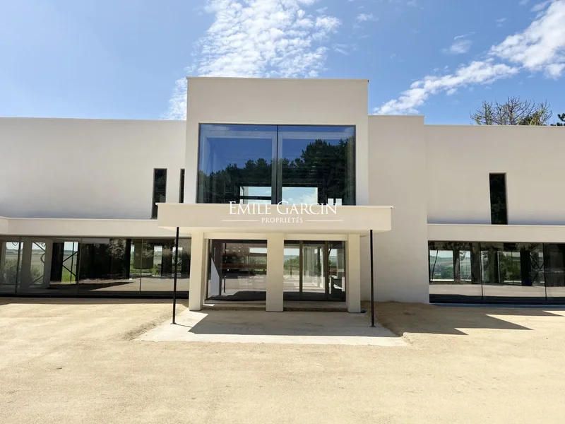 Magny-en-Vexin, Île-de-France, France. - Photo 2