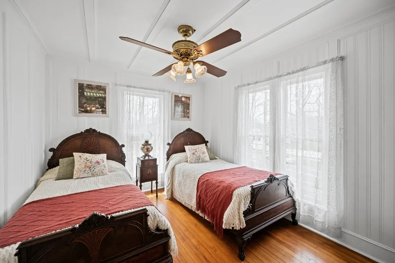 430 Montauk Highway, East Moriches, NY 11940, East Moriches, New York, United States. - Photo 20
