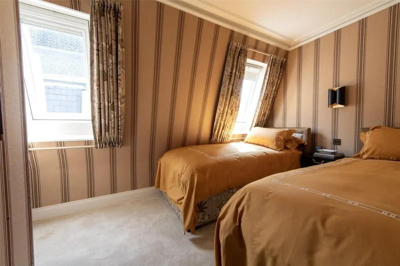 Cadogan Square, London, UNITED KINGDOM OF GREAT BRITAIN AND NORTHERN IRELAND, London, England, United Kingdom. - Photo 15