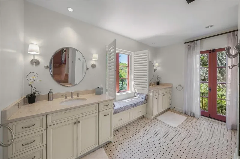 139 S Washington Drive, Sarasota, FL 34236, Sarasota, Florida, United States. - Photo 15