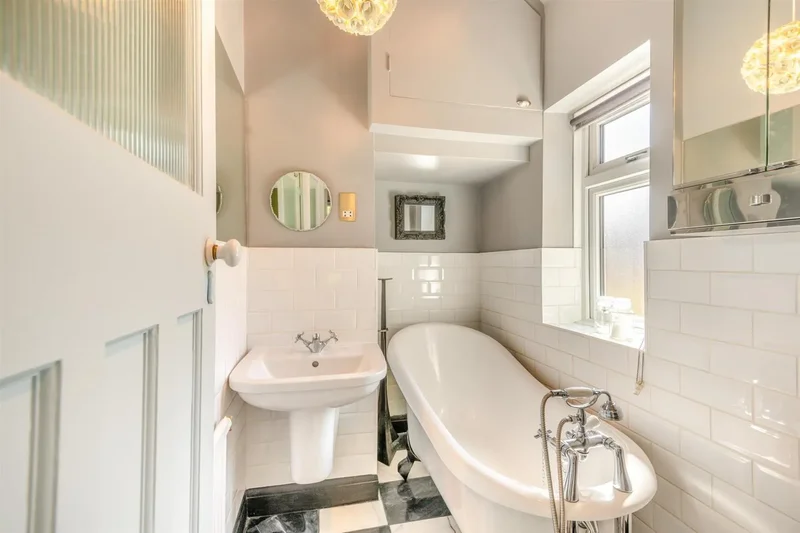 8 Pickhurst Lane, Bromley, Bromley, England, United Kingdom. - Photo 2